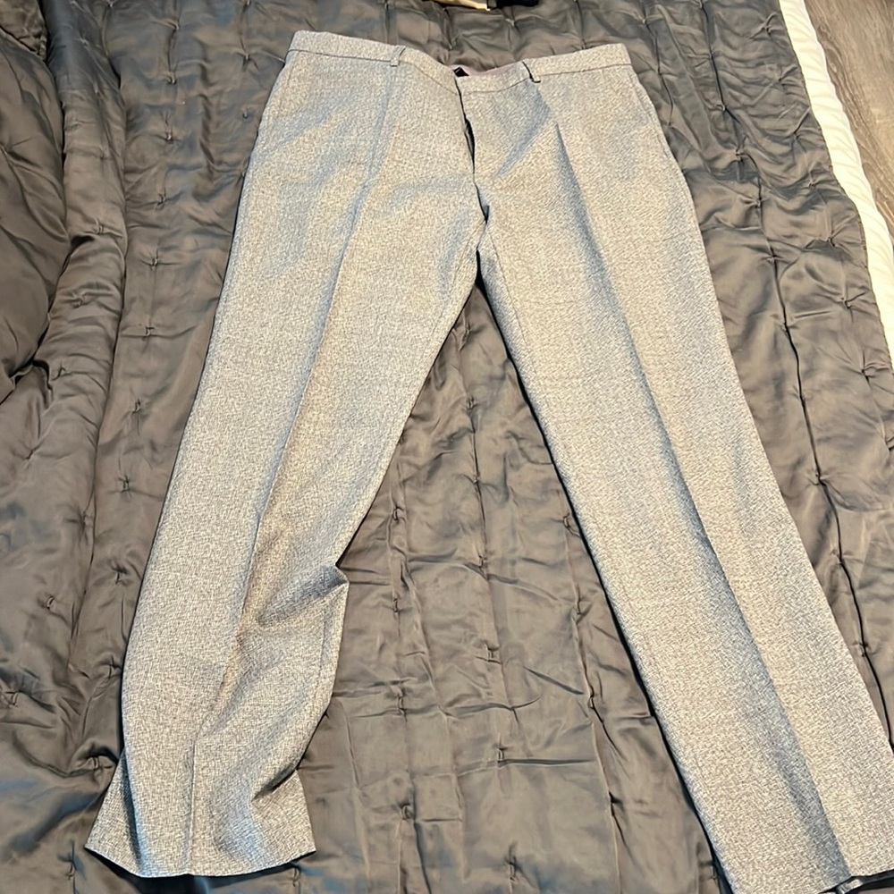 Boss dress pants in grey 36R